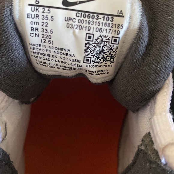 Nike sneakers - Picture 8 of 8